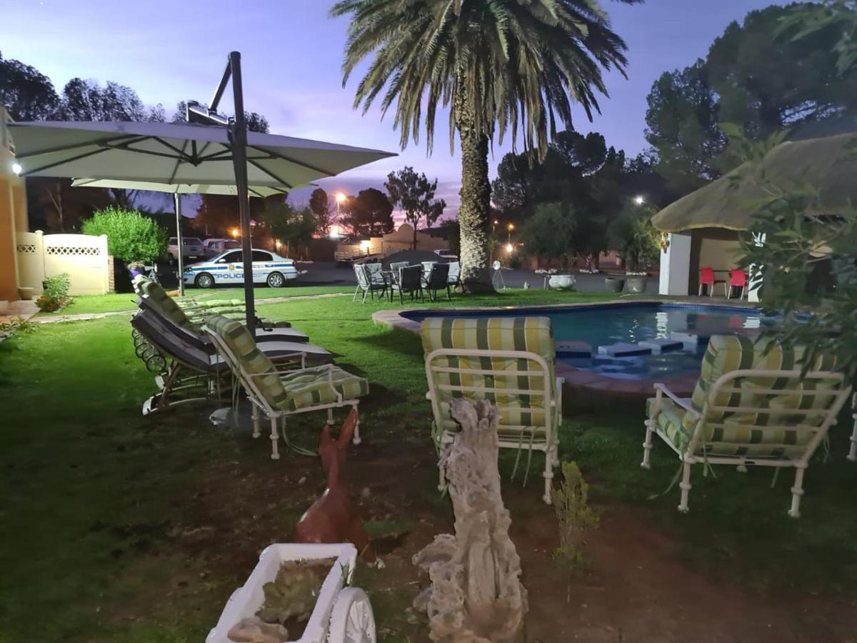 Victoria Oaks Guesthouse Victoria West 外观 照片