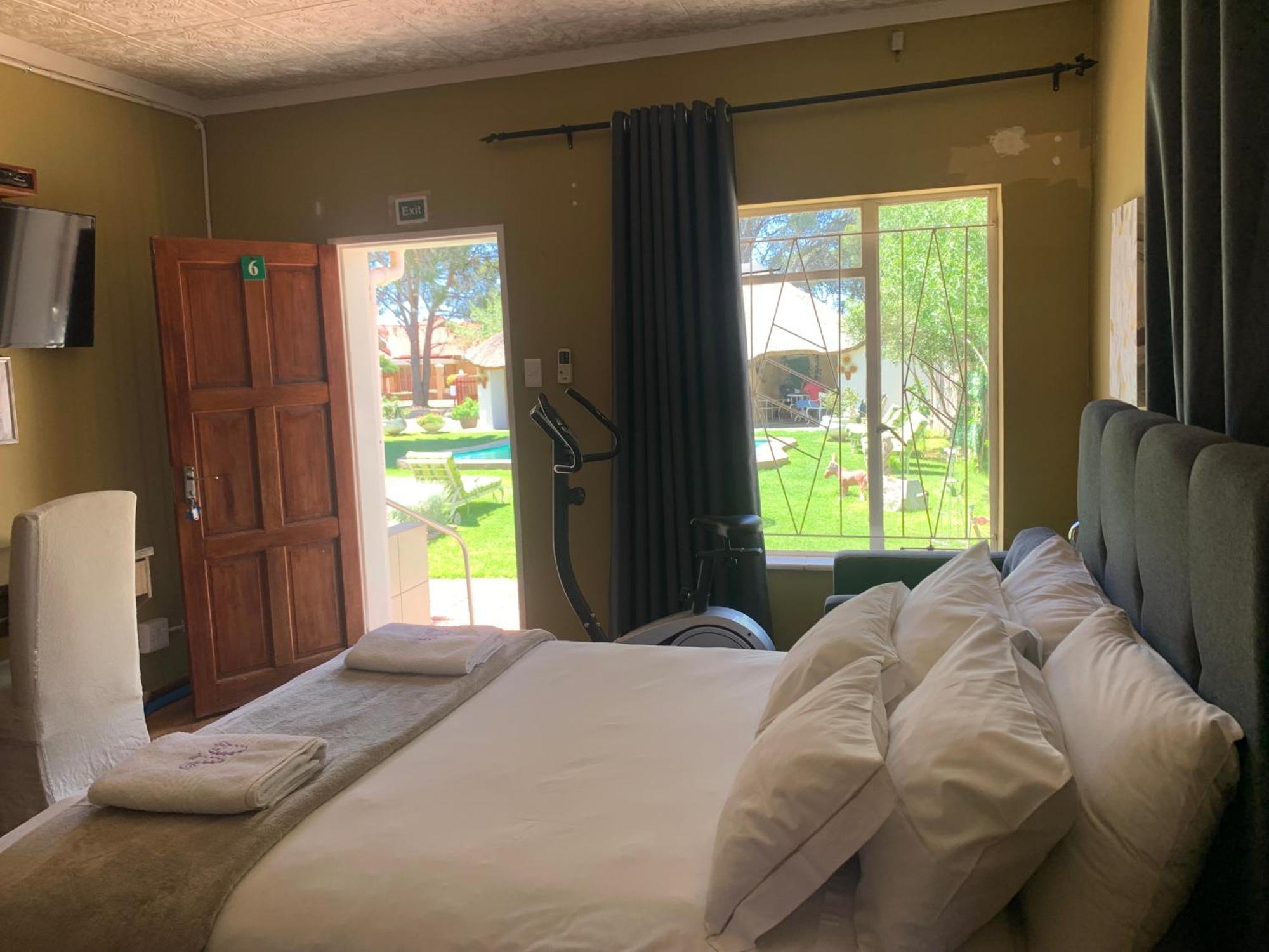 Victoria Oaks Guesthouse Victoria West 外观 照片
